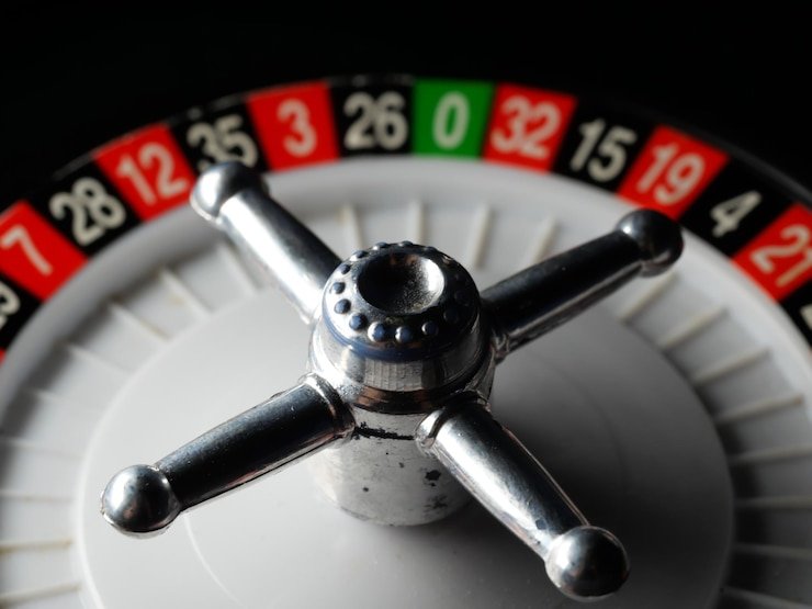 Antarmuka permainan Ceme Online pakpoltoto dengan meja dealer live